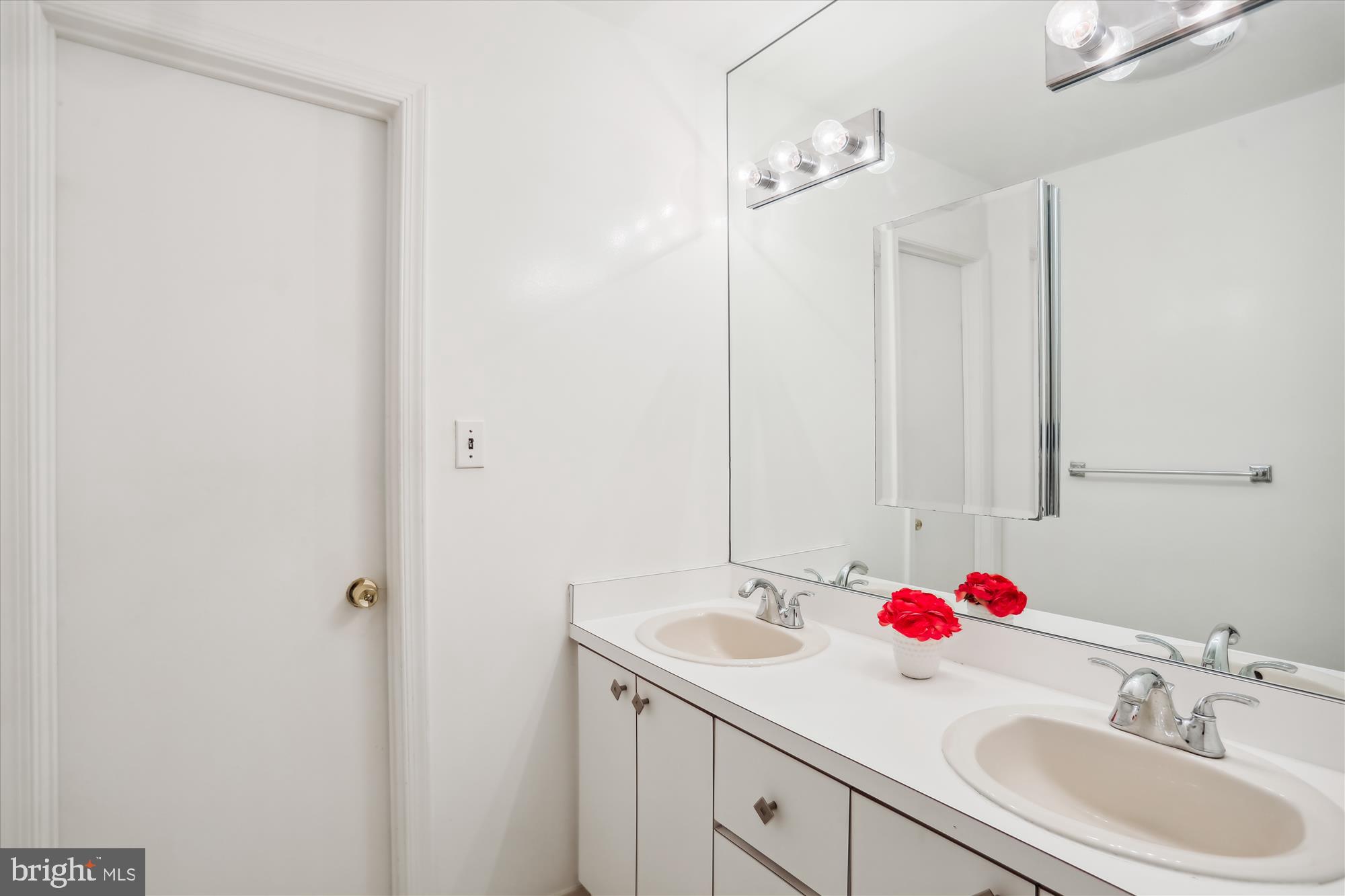 8308 Snug Hill Lane Potomac, MD 20854 - Photo 41 of 73