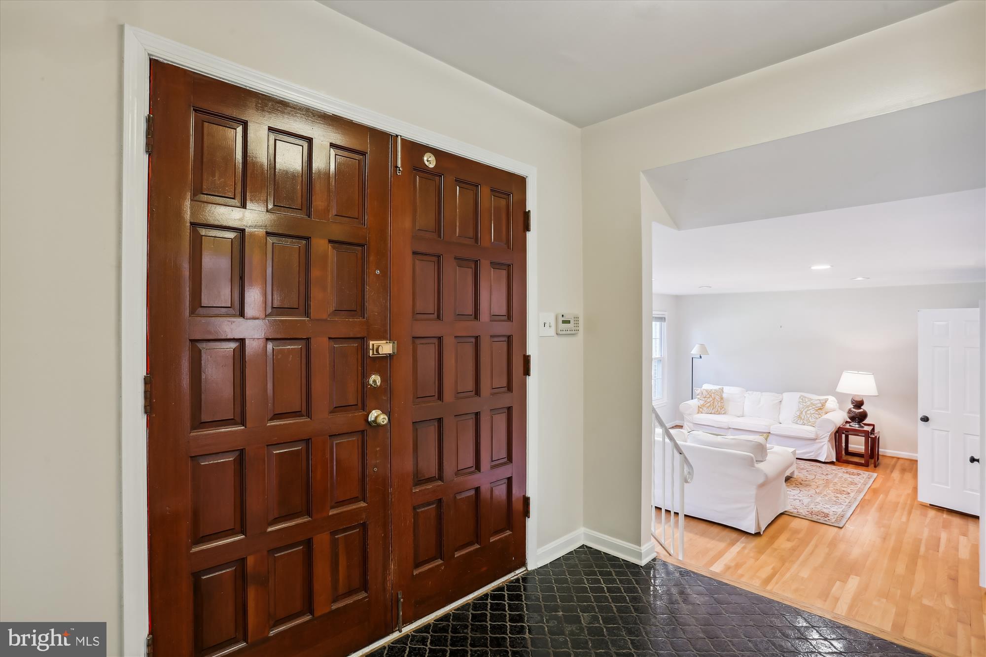 8308 Snug Hill Lane Potomac, MD 20854 - Photo 5 of 73