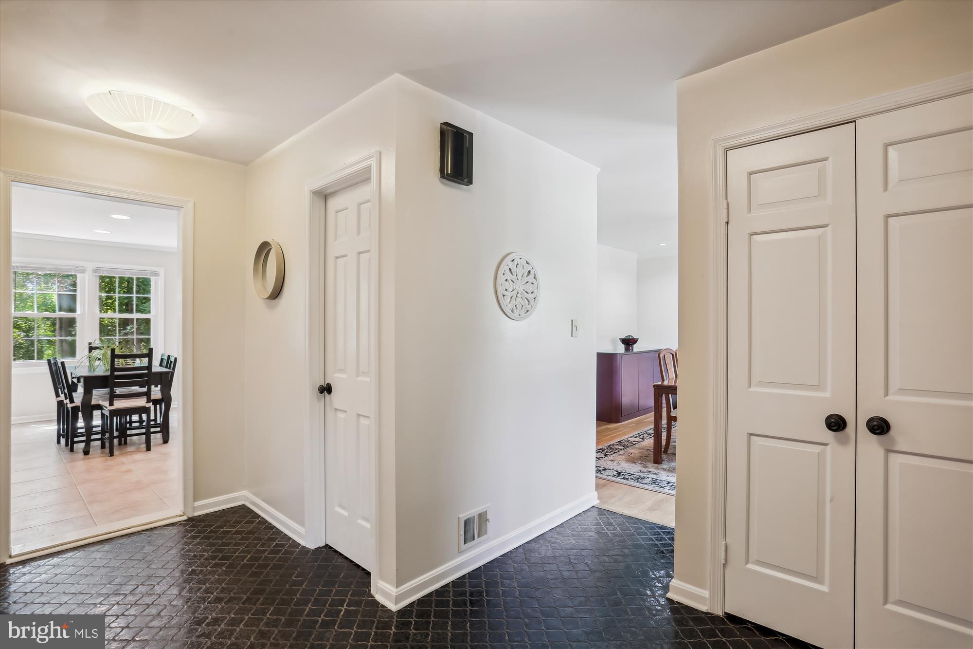 8308 Snug Hill Lane Potomac, MD 20854 - Photo 7 of 73