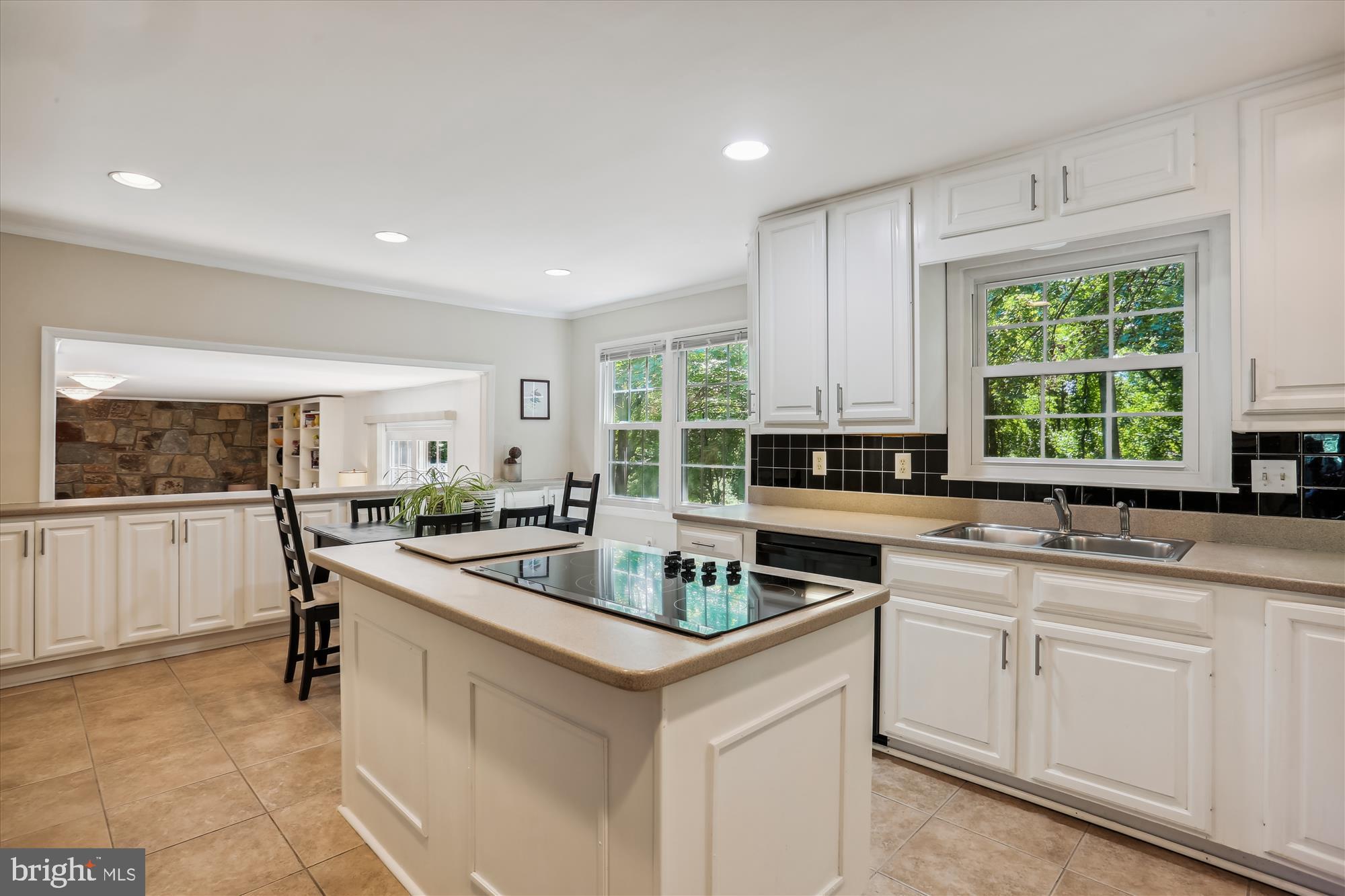 8308 Snug Hill Lane Potomac, MD 20854 - Photo 10 of 73