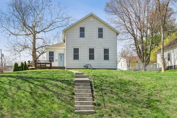 $129,900 | 3122 Roosevelt Street, Clinton, IA 52732