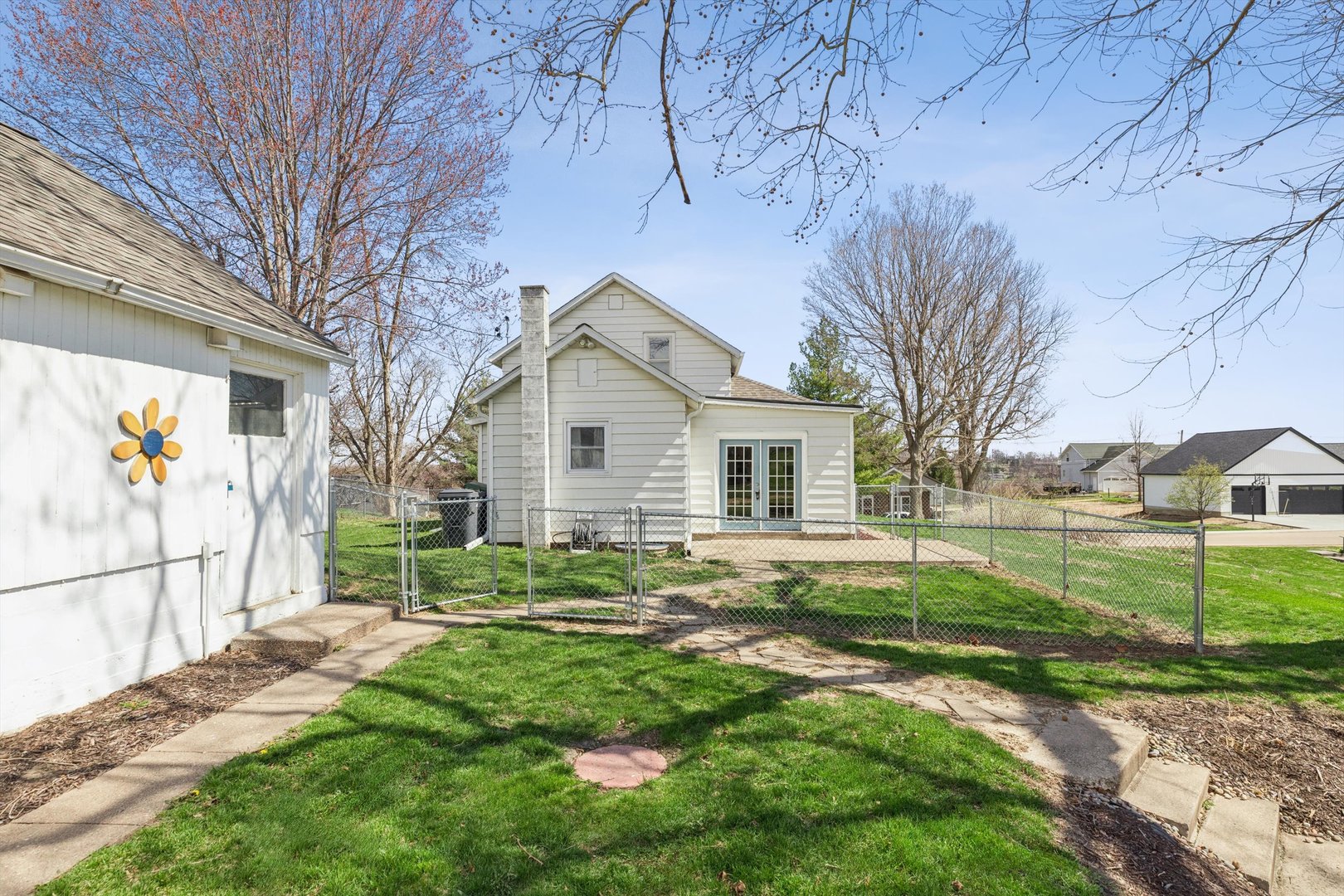 3122 Roosevelt Street Clinton, IA 52732 - Photo 6 of 32