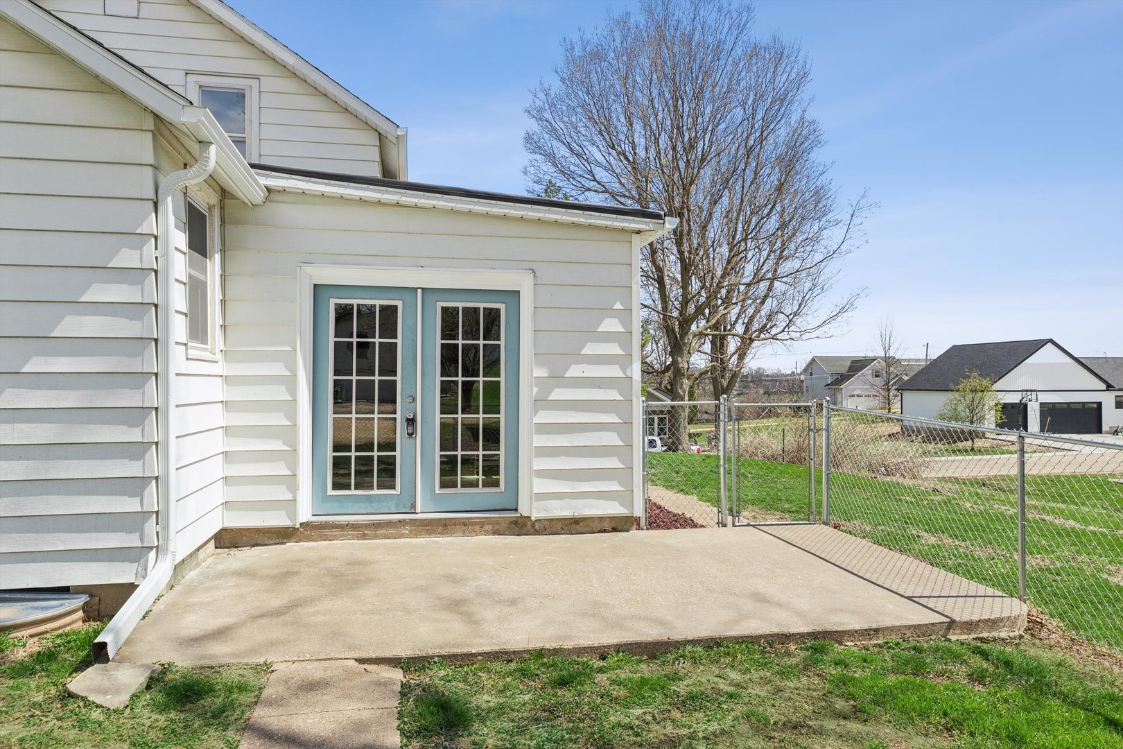 3122 Roosevelt Street Clinton, IA 52732 - Photo 7 of 32