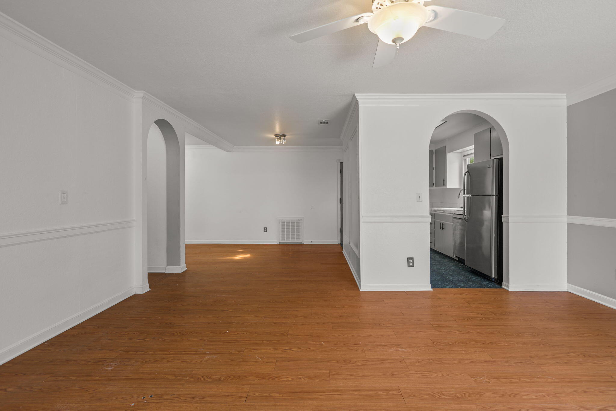 3985 Cirrus Street Redding, CA 96002 - Photo 5 of 27 a view of a livingroom with wooden floor
