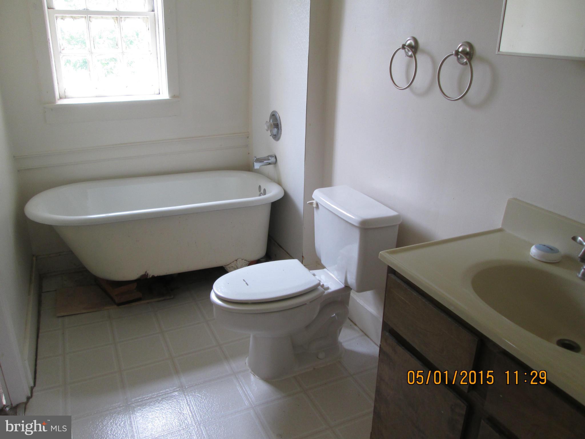3465 Uniontown Road Westminster, MD 21158 - Photo 8 of 11 Bath