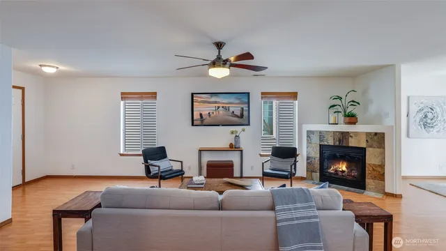 $650,000 | 28843 213th Court Southeast, Kent, WA 98042