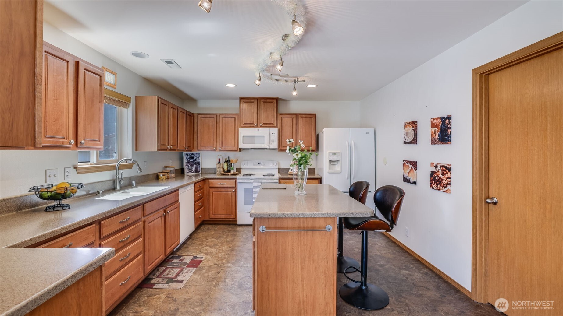 28843 213th Court Southeast Kent, WA 98042 - Photo 10 of 25