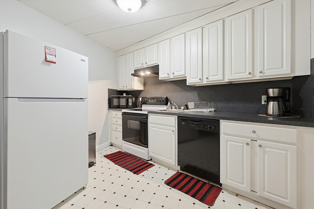 147 Turner Road, Unit 73 Holliston, MA 01746 - Photo 4 of 27