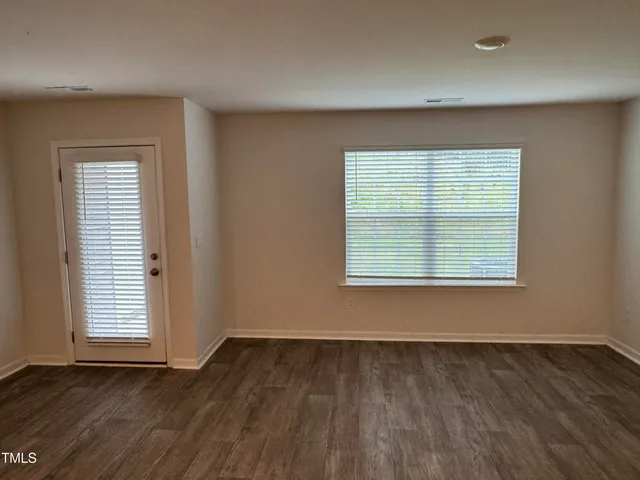 $1,750 | 145 Tributary Way, Fuquay-Varina, NC 27526