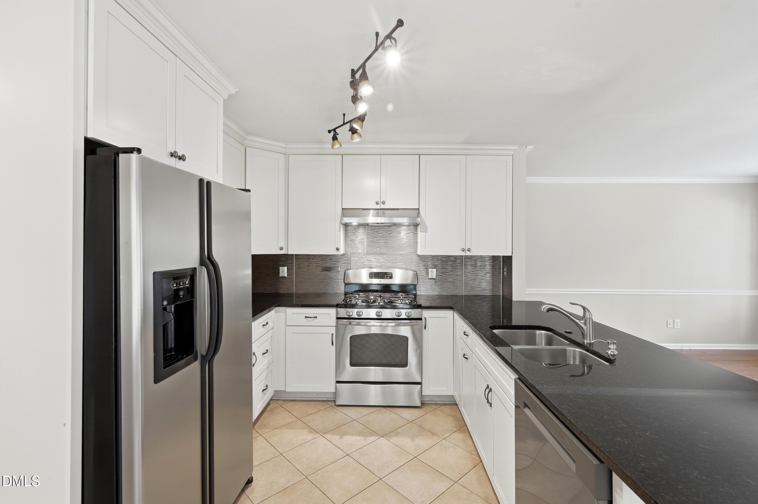 1713 Tealwood Place Raleigh, NC 27615 - Photo 8 of 25 072