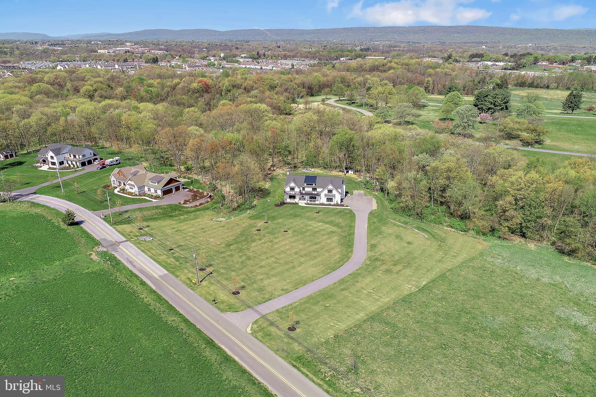 7166 Sterling Road Harrisburg, PA 17112 - Photo 4 of 53 Gallery Image 4