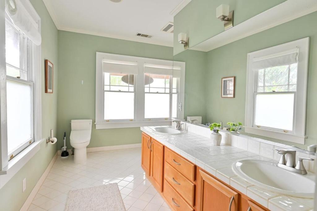 2076 Ridgedale Road Northeast Atlanta, GA 30317 - Photo 20 of 40