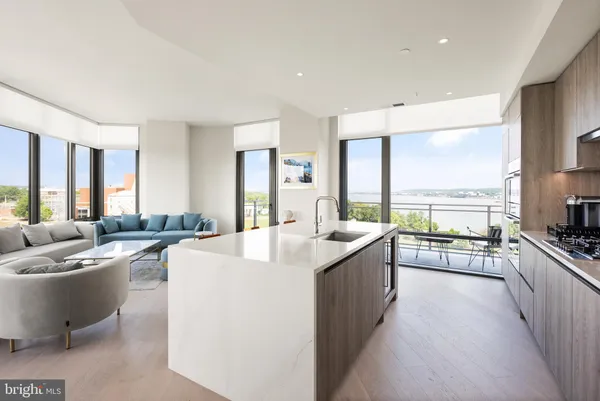 $10,000 | 1201 North Royal Street, Unit 706, Alexandria, VA 22314