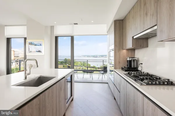 $10,000 | 1201 North Royal Street, Unit 706, Alexandria, VA 22314