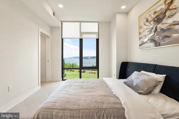 $10,000 | 1201 North Royal Street, Unit 706, Alexandria, VA 22314