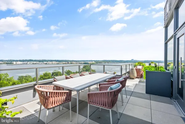 $10,000 | 1201 North Royal Street, Unit 706, Alexandria, VA 22314