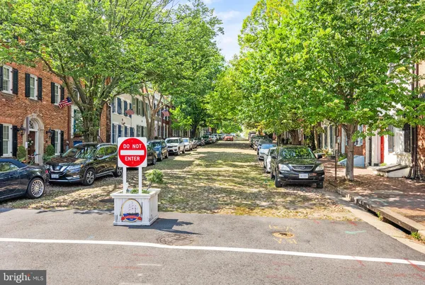 $10,000 | 1201 North Royal Street, Unit 706, Alexandria, VA 22314