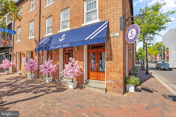 $10,000 | 1201 North Royal Street, Unit 706, Alexandria, VA 22314