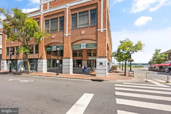 $10,000 | 1201 North Royal Street, Unit 706, Alexandria, VA 22314