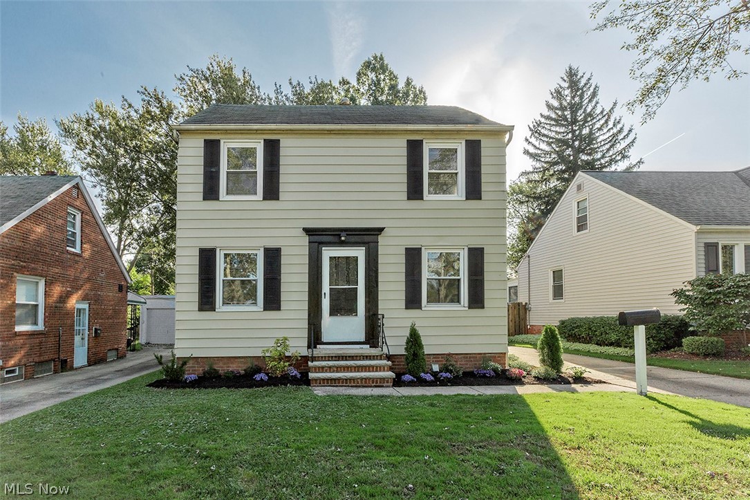 1877 Lawnway Road South Euclid, OH 44121 - Photo 2 of 34 Welcome to this charming updated Colonial in a sought after neighborhood within walking distance
to so many amenities .. come take the tour!