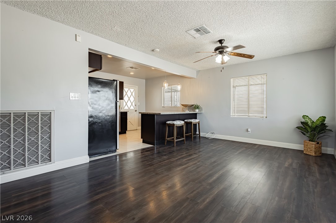 306 Dell Way Henderson, NV 89015 - Photo 4 of 29 Low Maintenance Flooring
