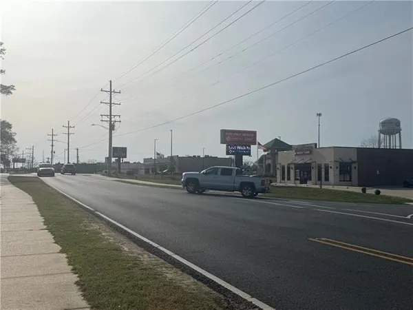 $1,295,000 | 54 Pinecrest Drive, Pineville, LA 71360