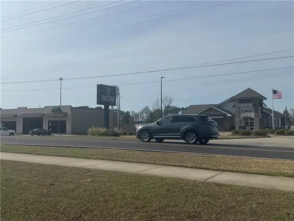 $1,295,000 | 54 Pinecrest Drive, Pineville, LA 71360