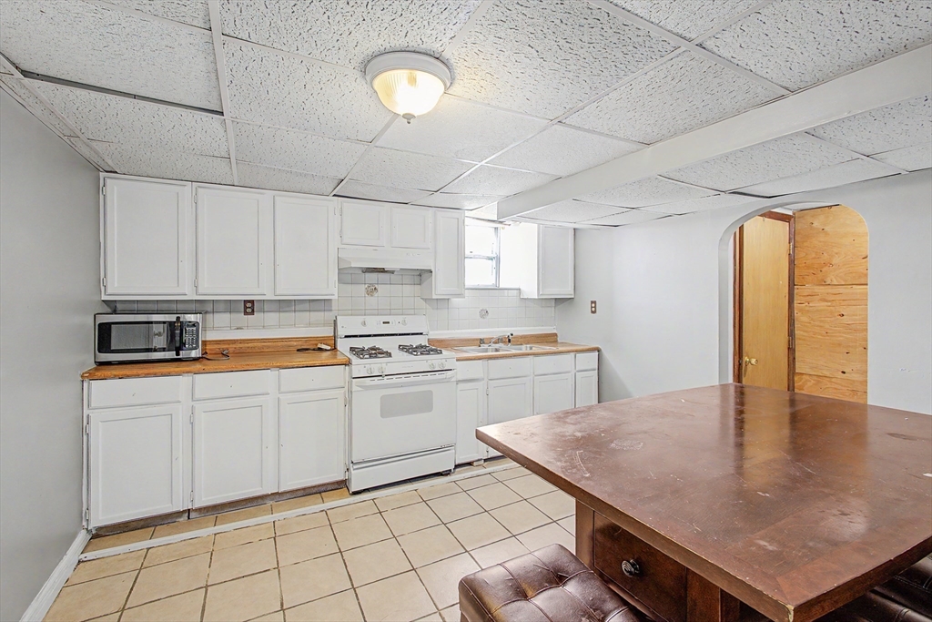 496 Tucker Street Fall River, MA 02721 - Photo 13 of 16