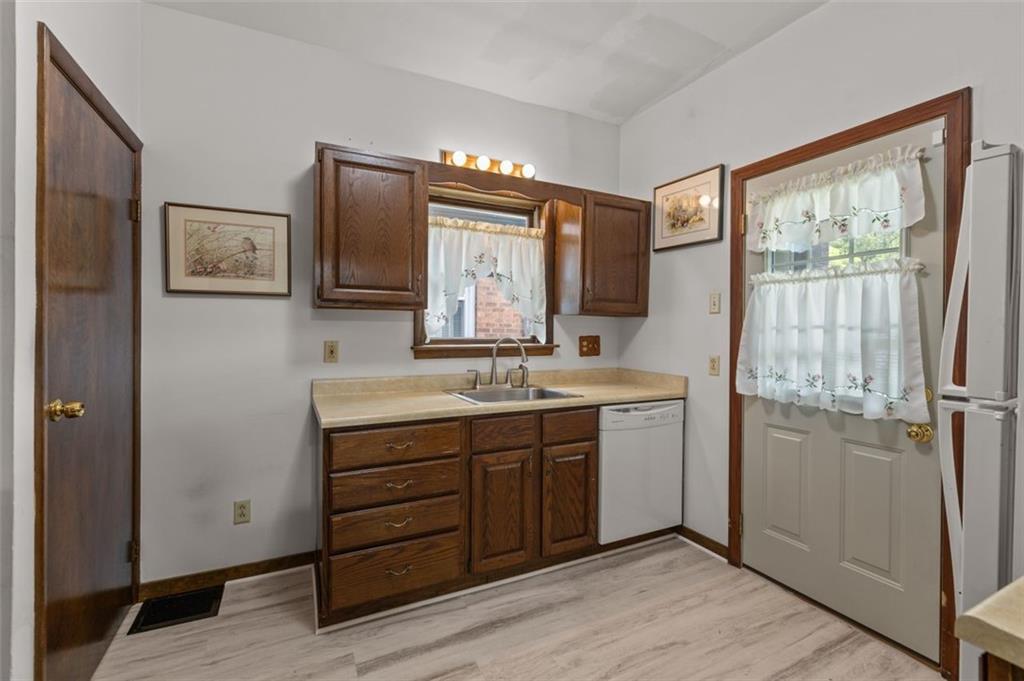 206 Amelia Street McKees Rocks, PA 15136 - Photo 7 of 21 Gallery Image 7