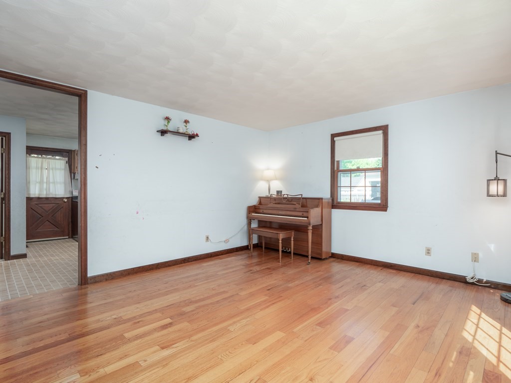 182-184 Draper Street Springfield, MA 01108 - Photo 25 of 38