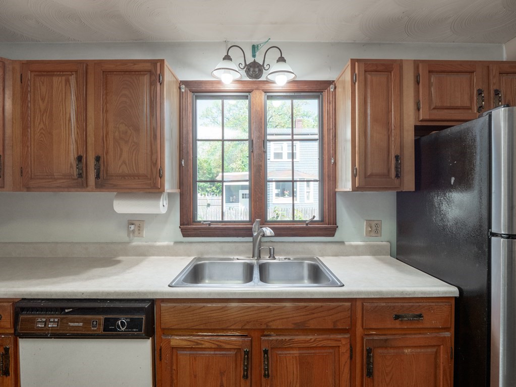 182-184 Draper Street Springfield, MA 01108 - Photo 28 of 38