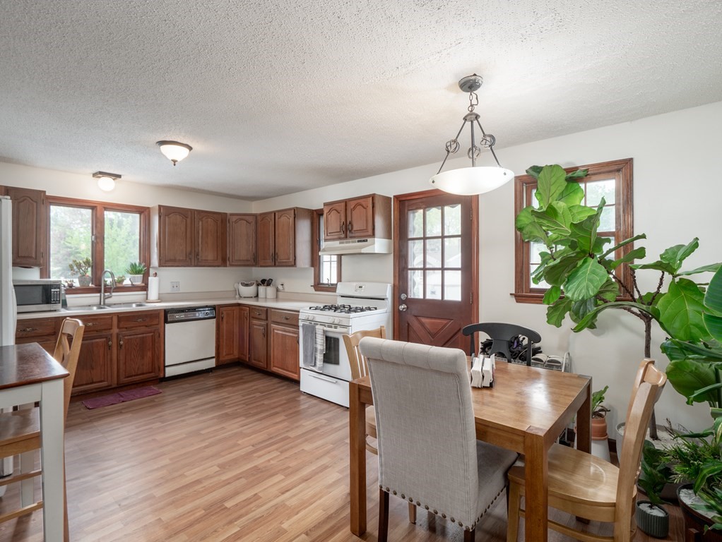 182-184 Draper Street Springfield, MA 01108 - Photo 8 of 38