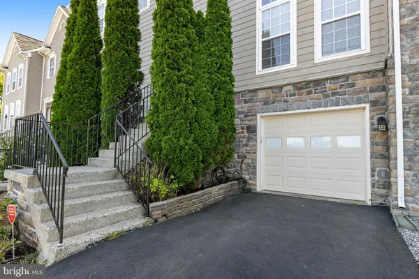 $3,100 | 807 Bluefield Square Northeast, Leesburg, VA 20176