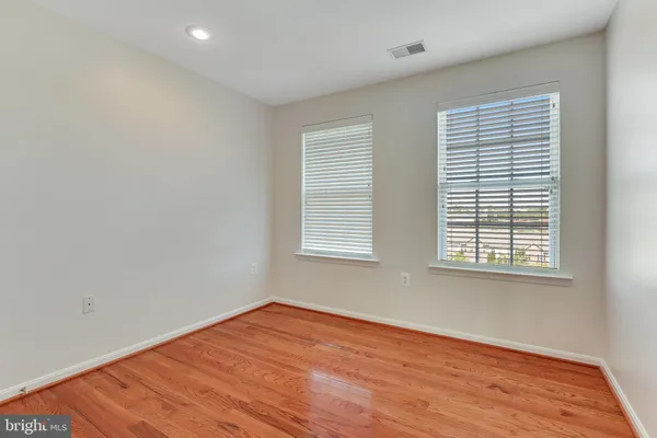 $3,100 | 807 Bluefield Square Northeast, Leesburg, VA 20176