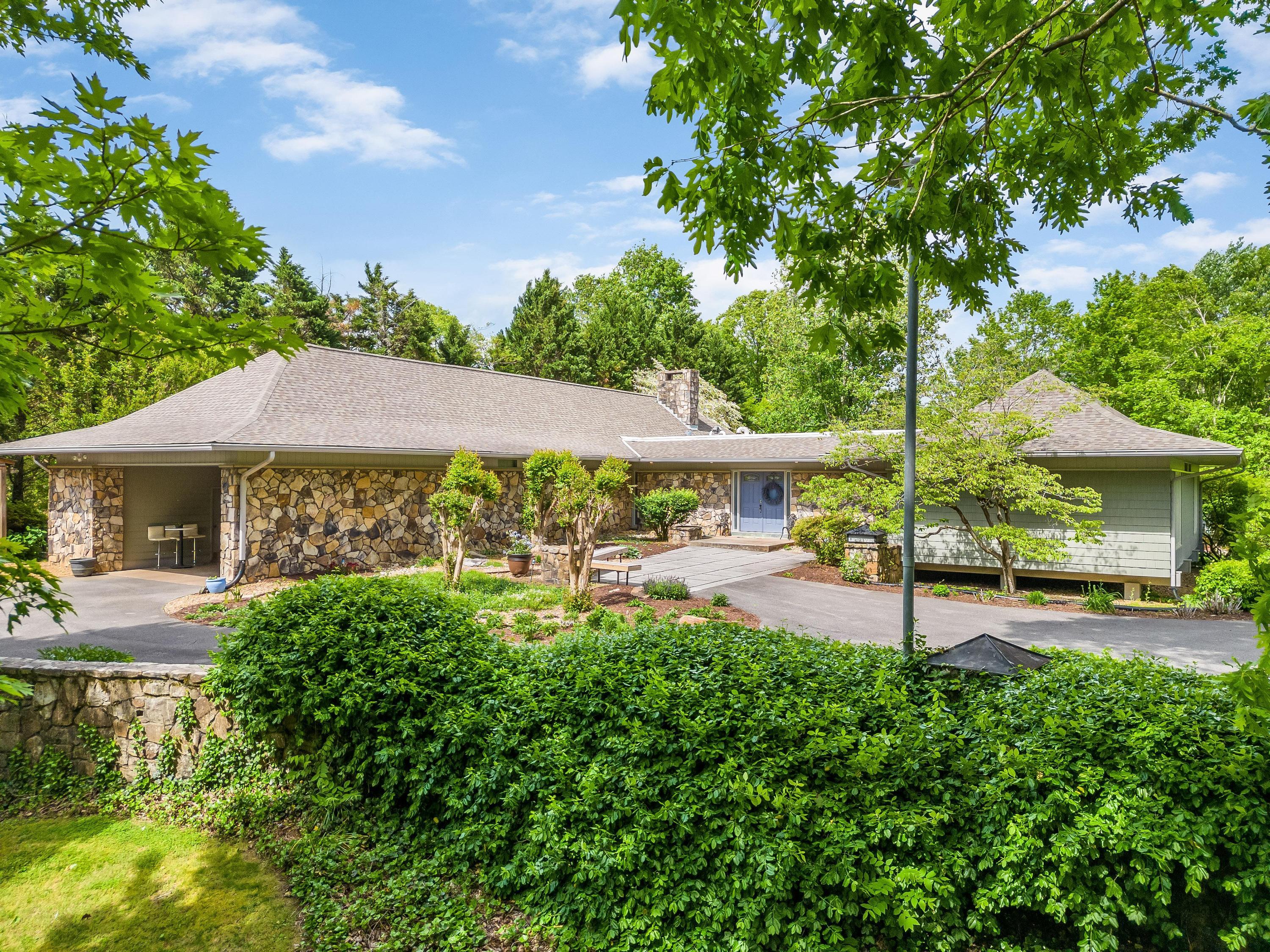 615 Springhill Drive Northeast Cleveland, TN 37312 - Photo 1 of 29 1a