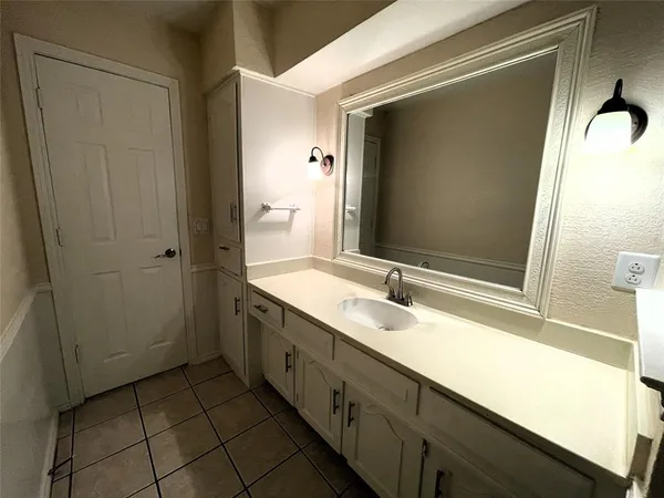 $2,450 | 804 Lake Highlands Drive, Allen, TX 75002