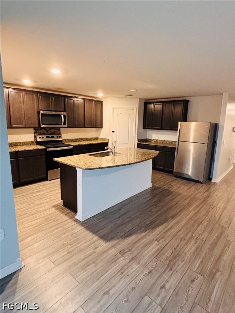 244 Loadstar Street Fort Myers, FL 33913 - Photo 4 of 46