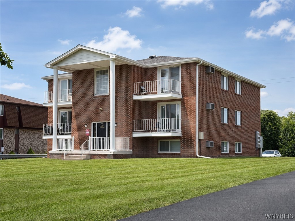 6293 Robinson Road Lockport Town, NY 14094 - Photo 1 of 40