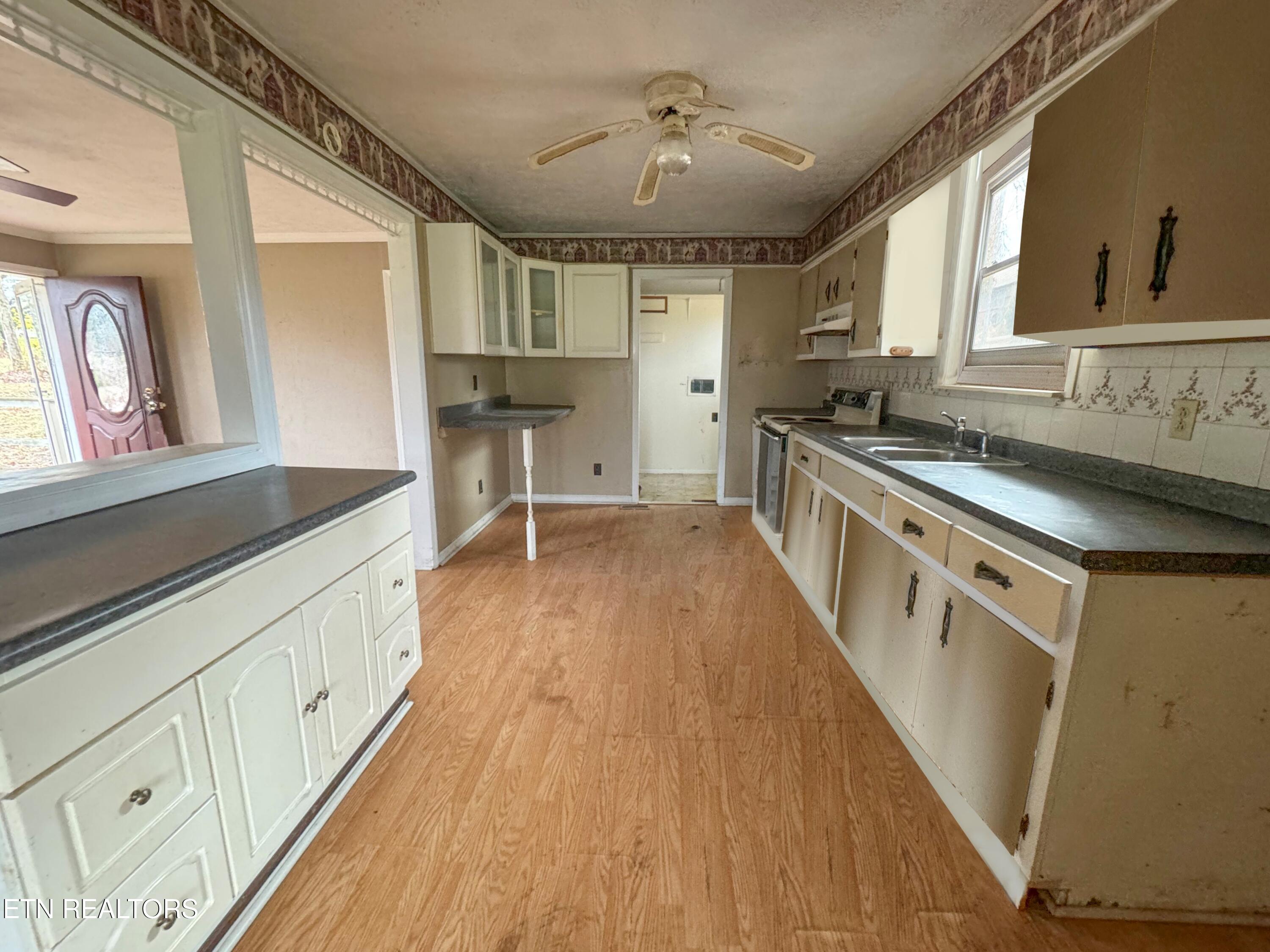 163 Drew Howard Road Crossville, TN 38571 - Photo 7 of 22 IMG_0447