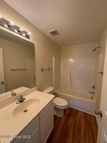 $1,950 | 370 South Kerr Avenue, Unit 305, Wilmington, NC 28403