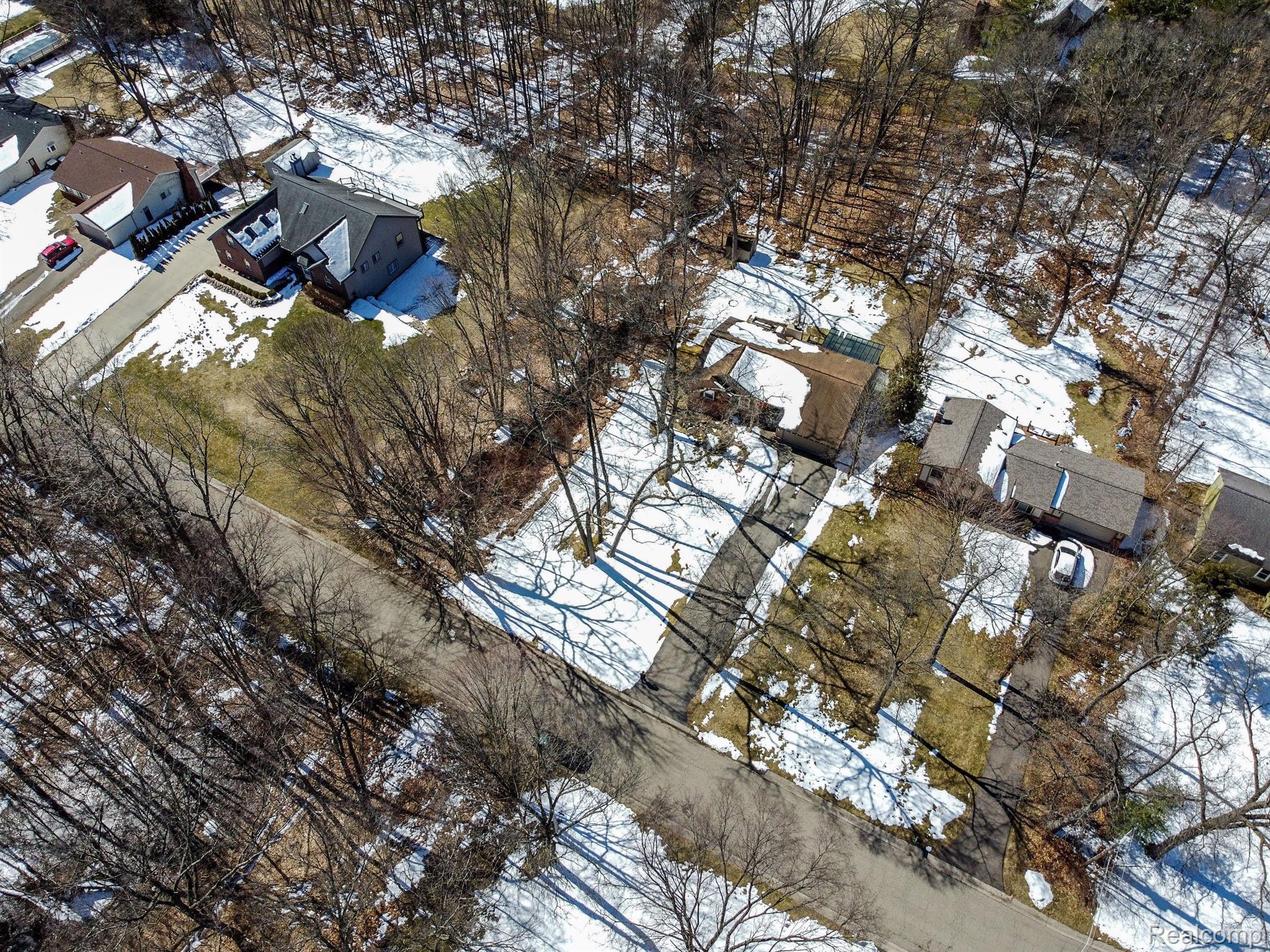 3893 Cheryl Drive Commerce Township, MI 48382 - Photo 38 of 52 Gallery Image 38