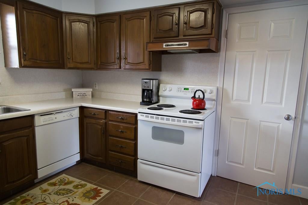 2849 Gracewood Road Toledo, OH 43613 - Photo 12 of 22 Gallery Image 12