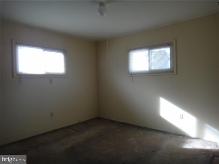 92 Indian Red Road Levittown, PA 19057 - Photo 7 of 14 Gallery Image 7
