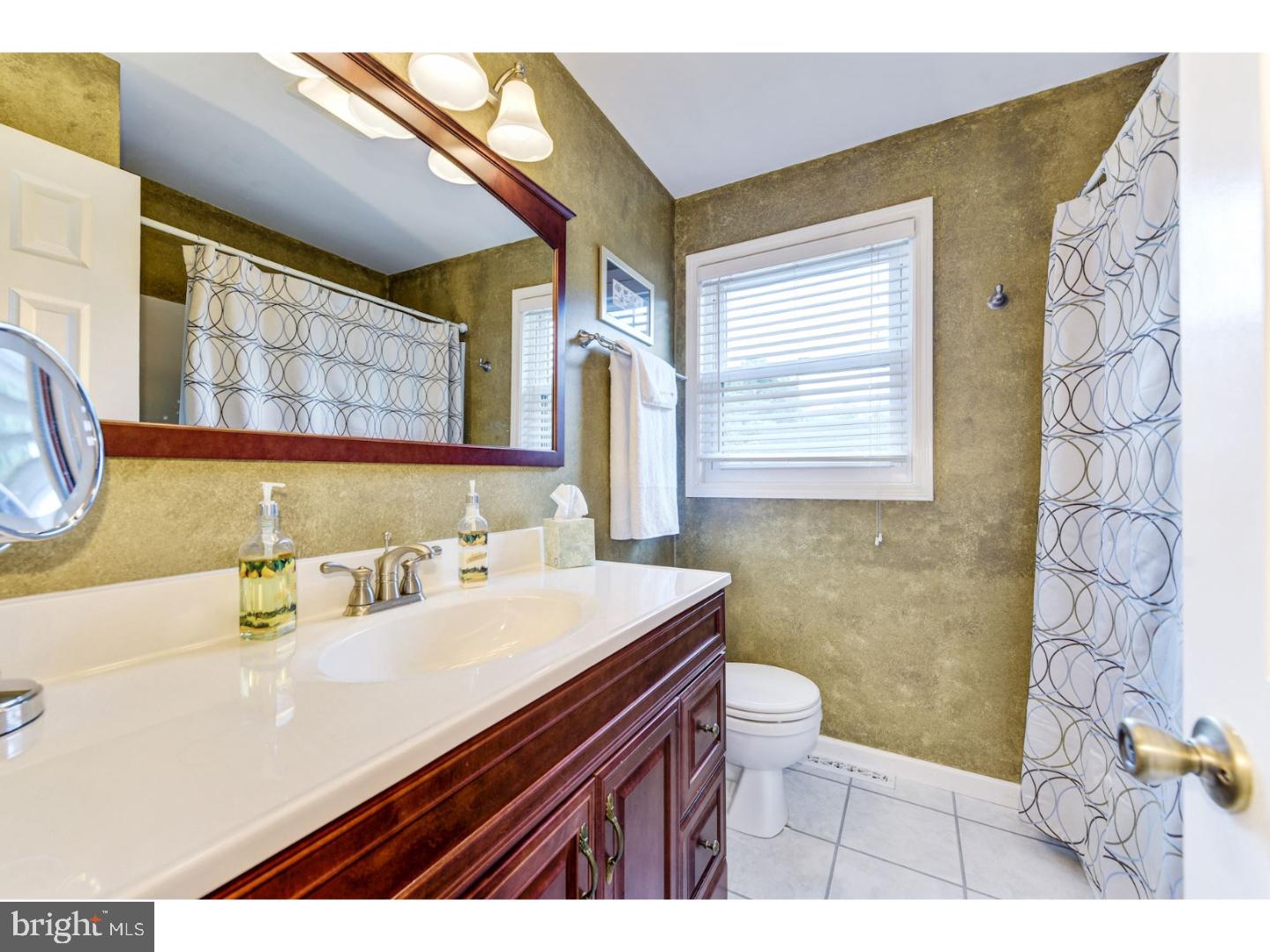 330 Lincoln Avenue Maple Shade, NJ 08052 - Photo 22 of 25 Bathroom