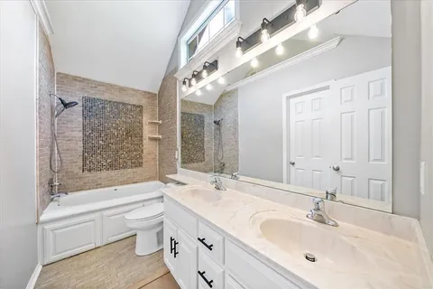 $360,000 | 14637 Crystal Place, Grandview, MO 64030