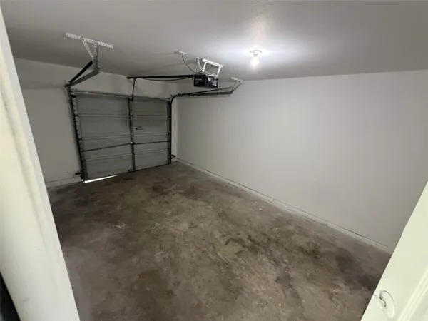 $1,600 | 2006 Kilgore Road, Unit 101, Baytown, TX 77520