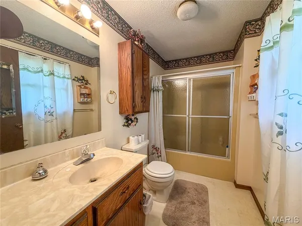 $210,000 | 903 Glenn Drive, Sikeston, MO 63801