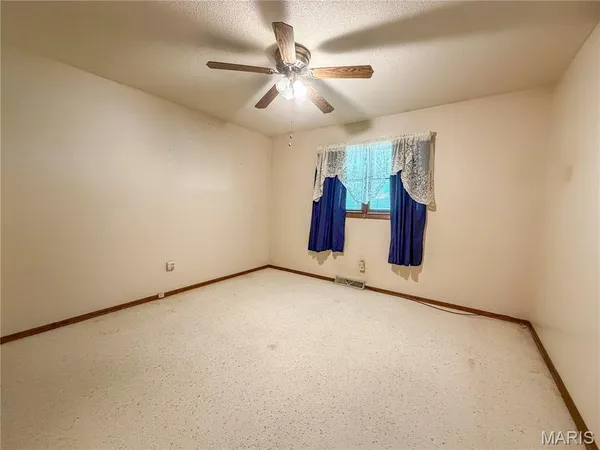 $210,000 | 903 Glenn Drive, Sikeston, MO 63801