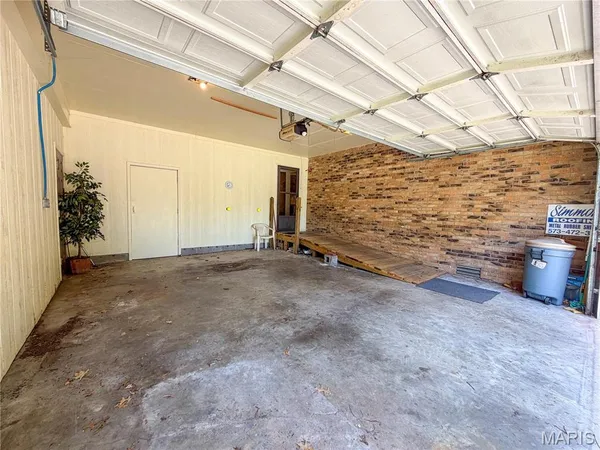 $210,000 | 903 Glenn Drive, Sikeston, MO 63801