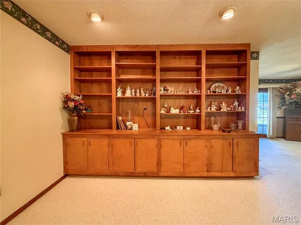$210,000 | 903 Glenn Drive, Sikeston, MO 63801